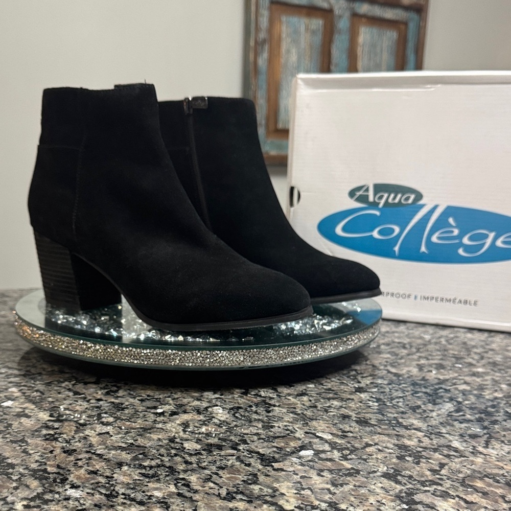 Aqua Black suede waterproof stacked Heeled Boots NWT 11
